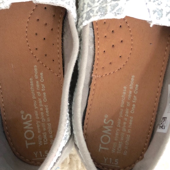 SOLD 〰️ Silver Lace Glimmer Classic - Picture 5 of 7